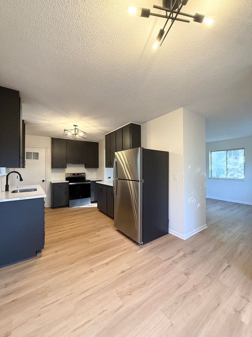 Omaha House: 4714 Huntington Avenue