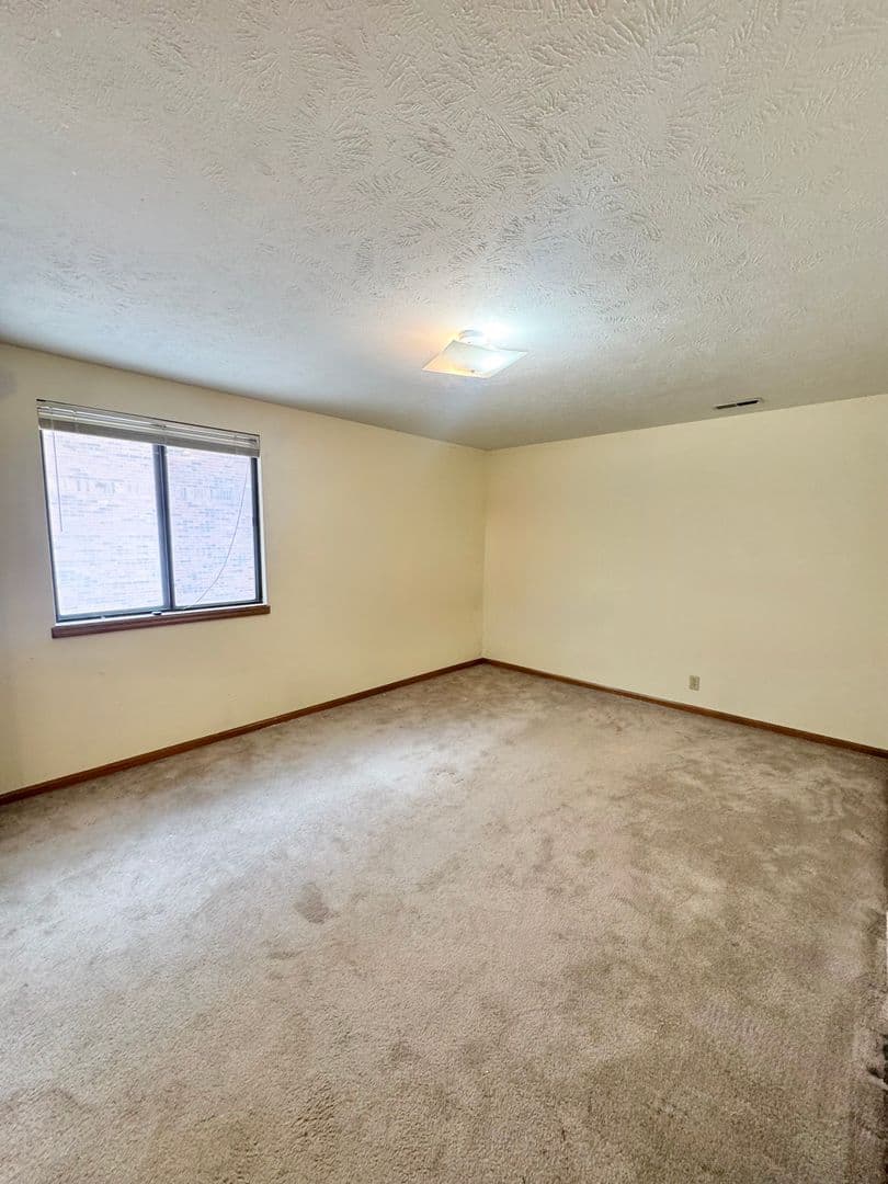 Omaha Apartment: 2675 N 93rd Street