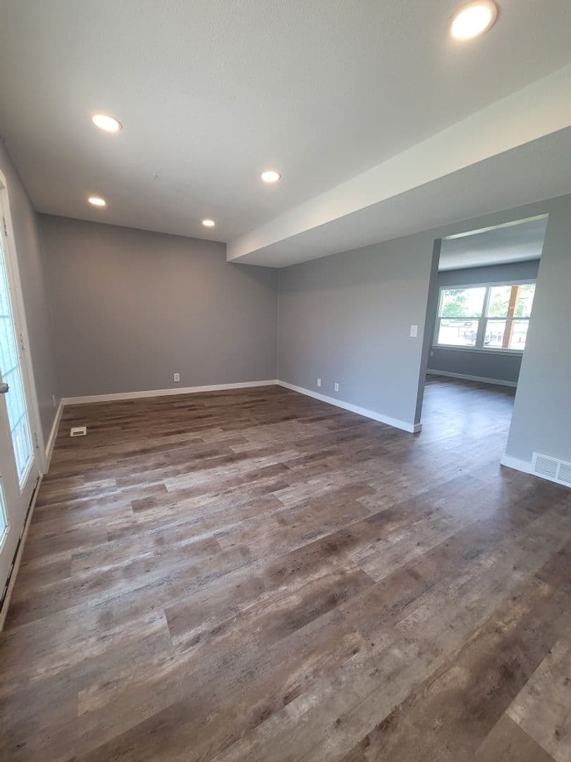 Omaha House: 6607 N 65th Street