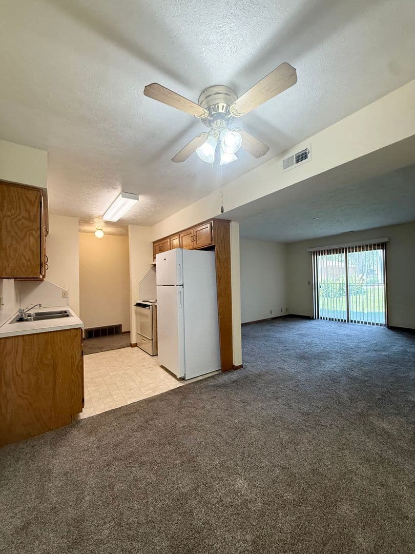 Omaha Apartment: 2715 N 93rd Street