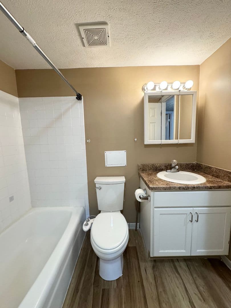 Omaha Apartment: 11706 Arbor Street