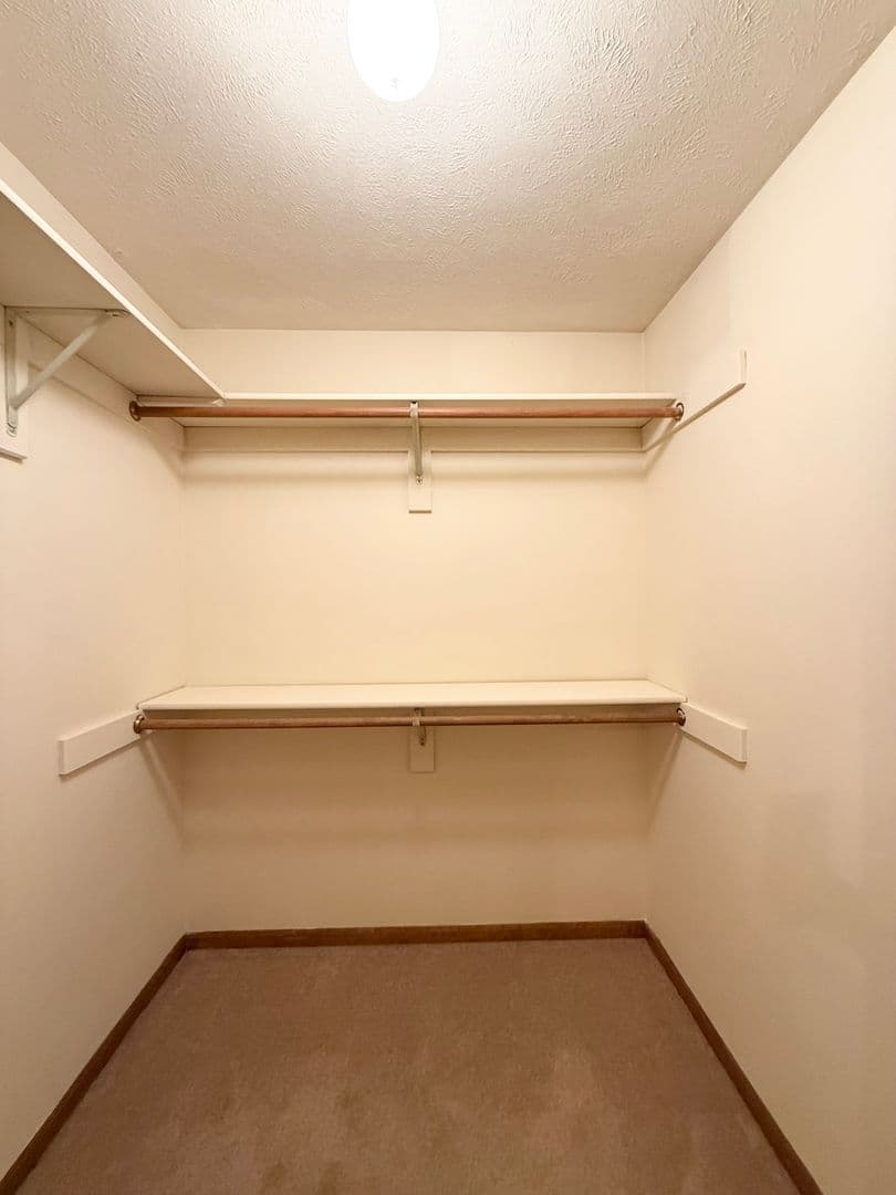 Omaha Apartment: 2715 N 93rd Street