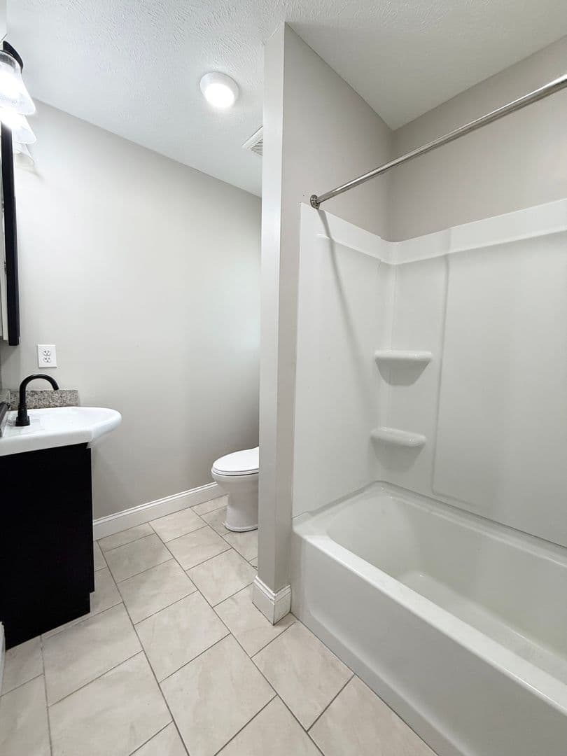 Omaha Apartment: 3512 Dodge Street