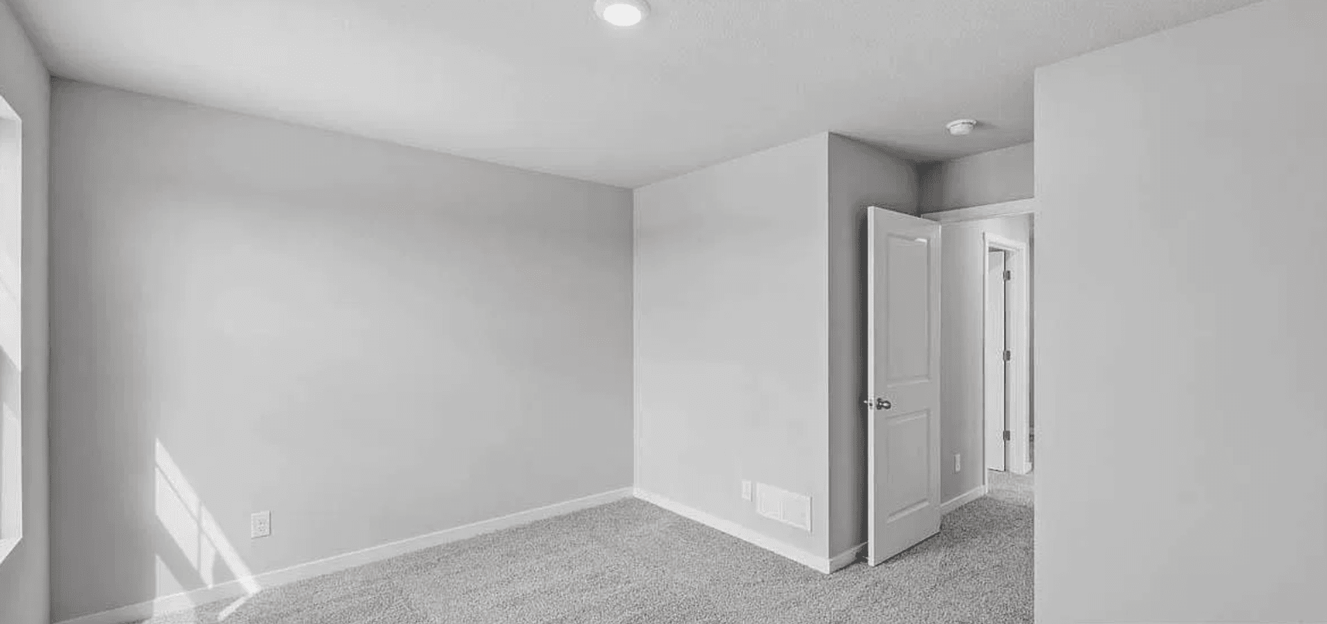 Omaha House: 7728 N 95th Ave