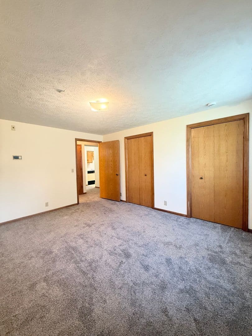 Omaha Apartment: 2715 N 93rd Street