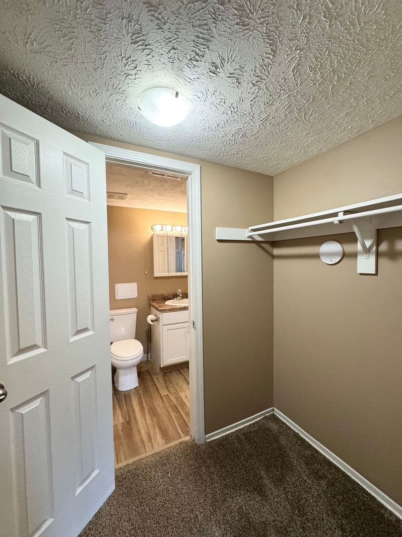 Omaha Apartment: 11706 Arbor Street