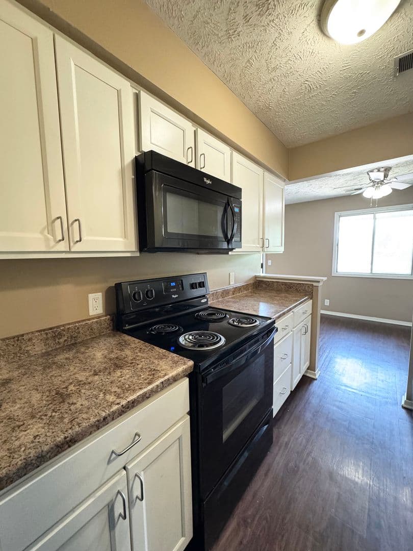 Omaha Apartment: 11706 Arbor Street