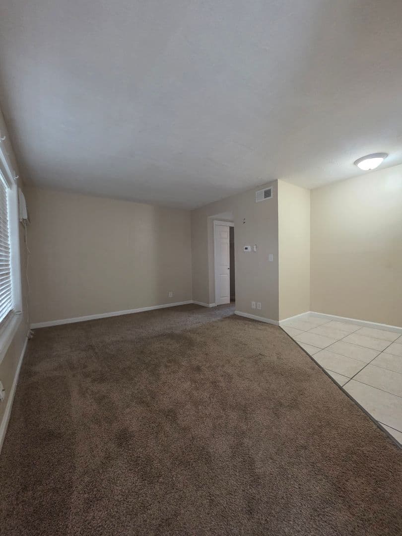 Omaha Apartment: 612 N 46th Street