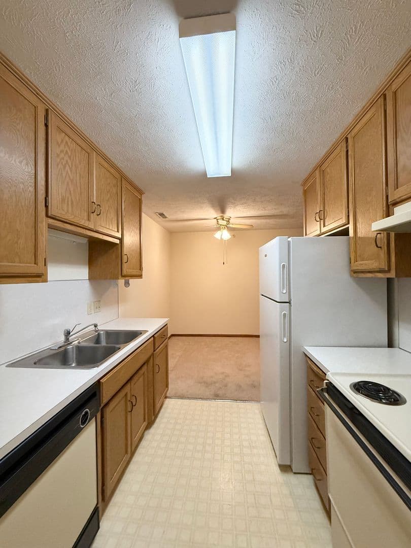 Omaha Apartment: 2715 N 93rd Street