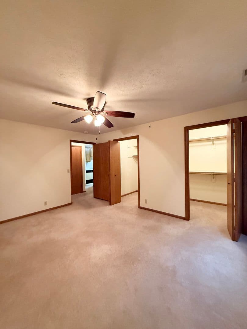 Omaha Apartment: 2715 N 93rd Street