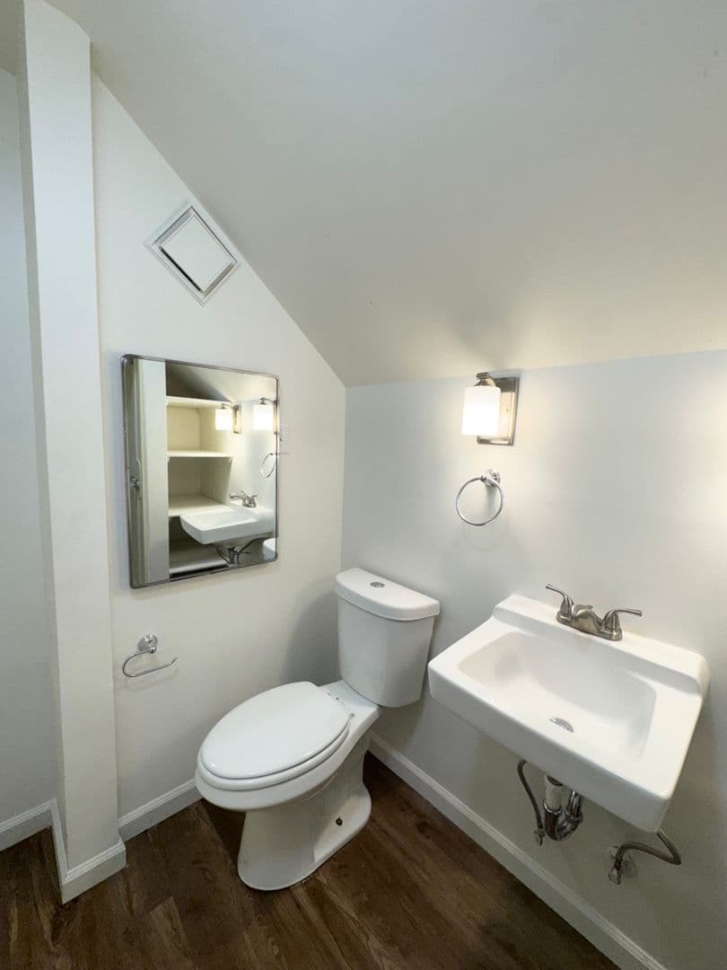 Omaha House: 2034 N 49th ST