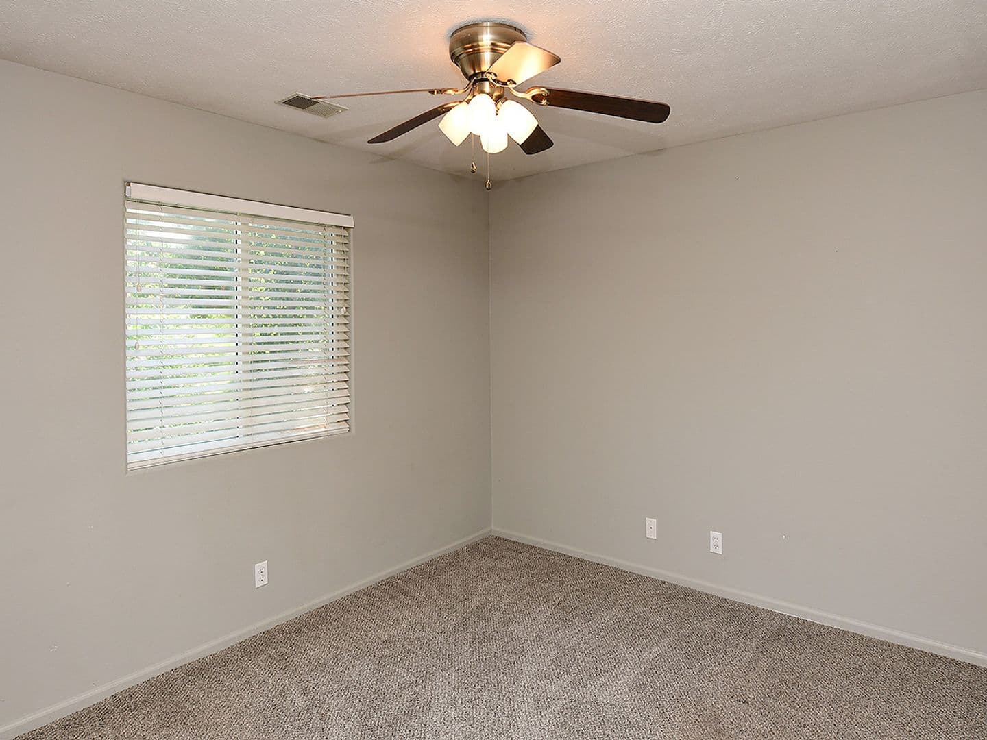 Omaha House: 4413 S 176th Ave