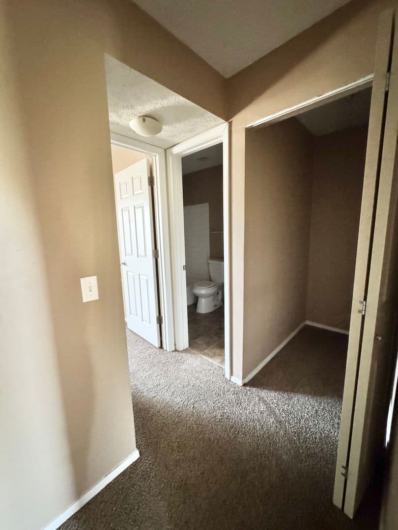 Omaha Apartment: 11706 Arbor Street