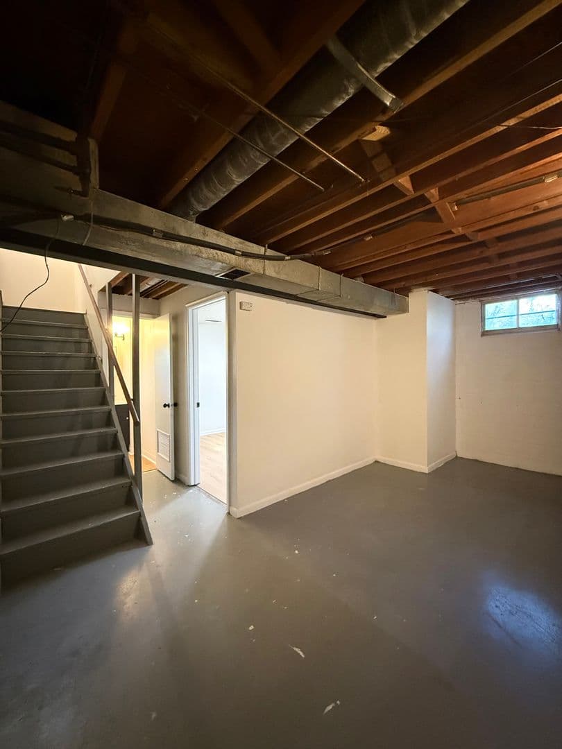 Omaha House: 4714 Huntington Avenue