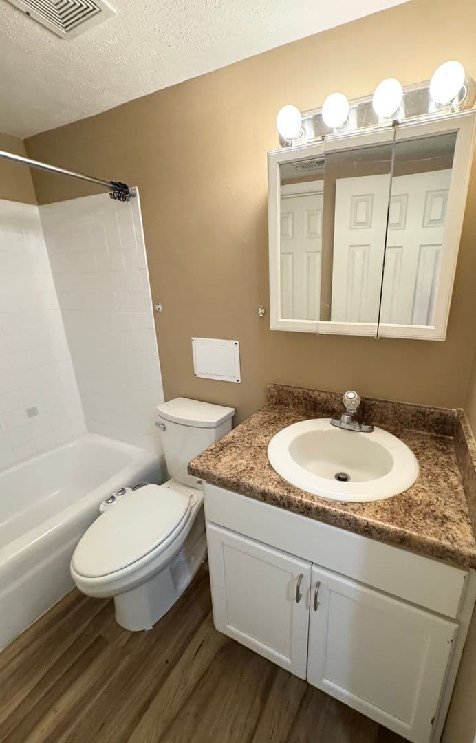 Omaha Apartment: 11706 Arbor Street