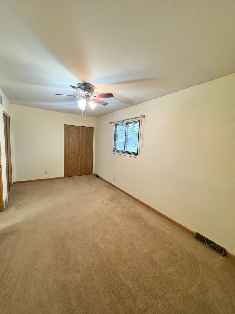 Omaha Apartment: 2723 N 93rd Street