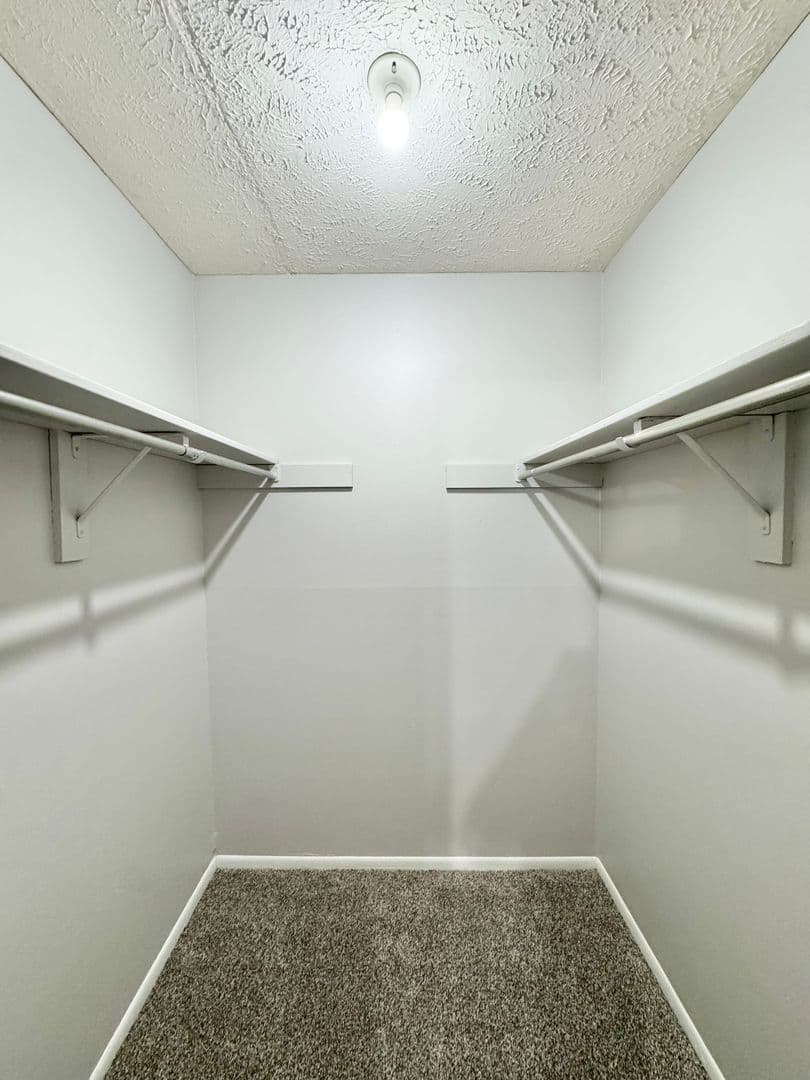 Omaha Apartment: 11706 Arbor Street