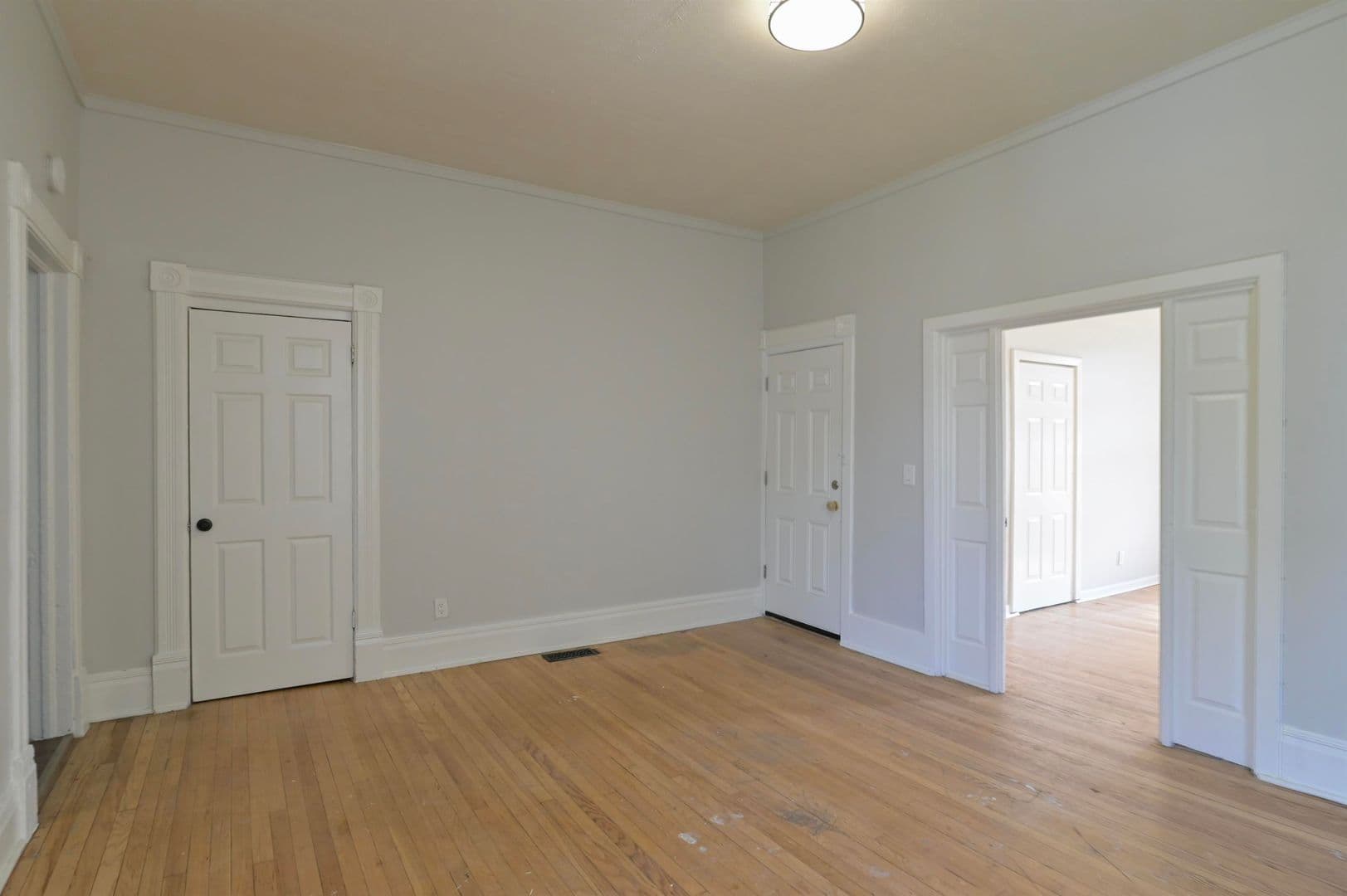 Omaha Apartment: 532 S 30th Street