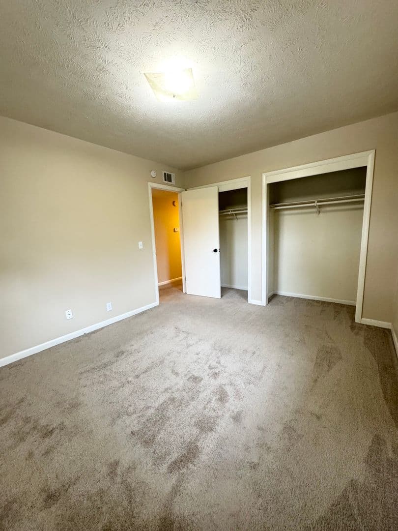 Omaha Apartment: 4802 Underwood Ave