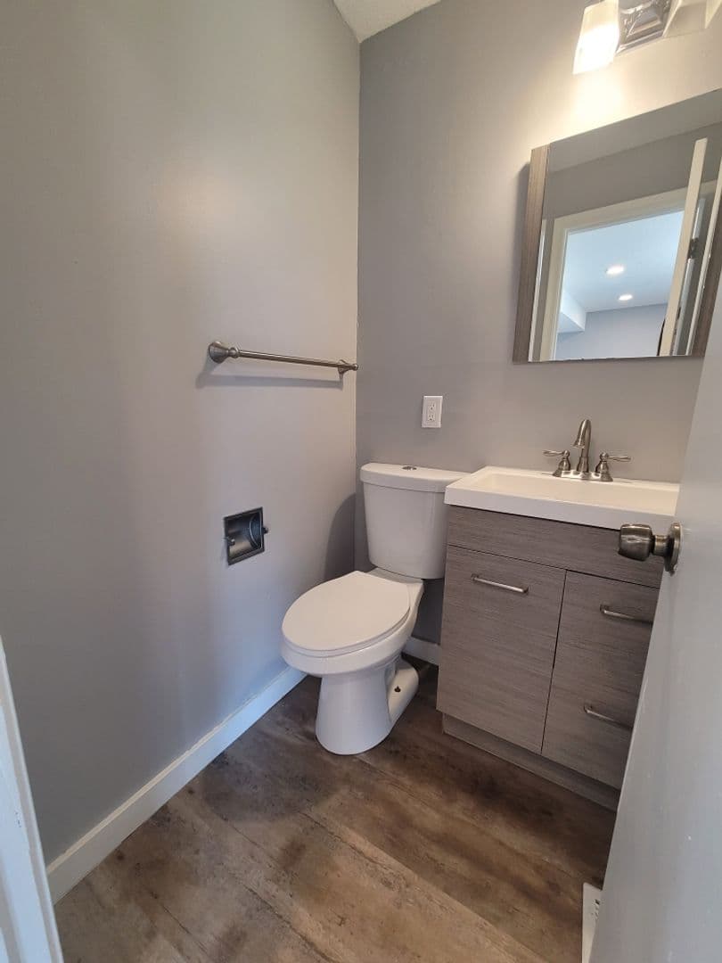 Omaha House: 6607 N 65th Street
