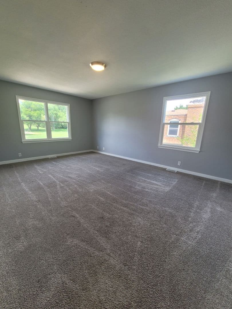 Omaha House: 6607 N 65th Street