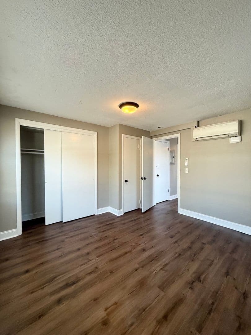 Omaha Apartment: 3512 Dodge Street