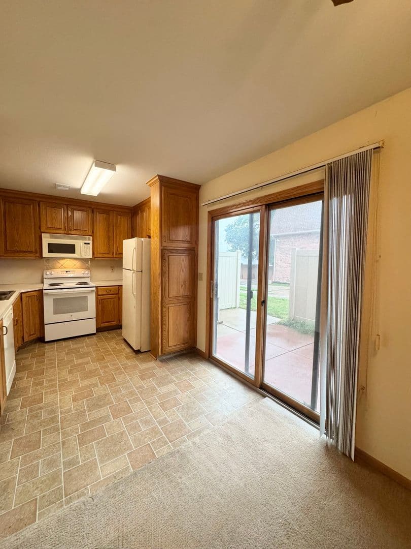 Omaha Apartment: 2723 N 93rd Street