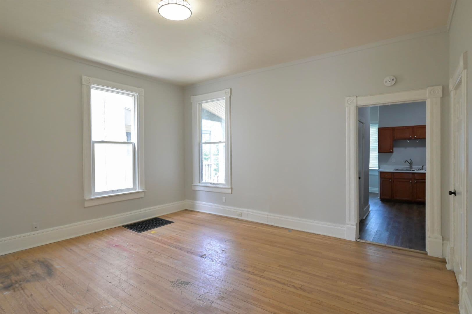 Omaha Apartment: 532 S 30th Street