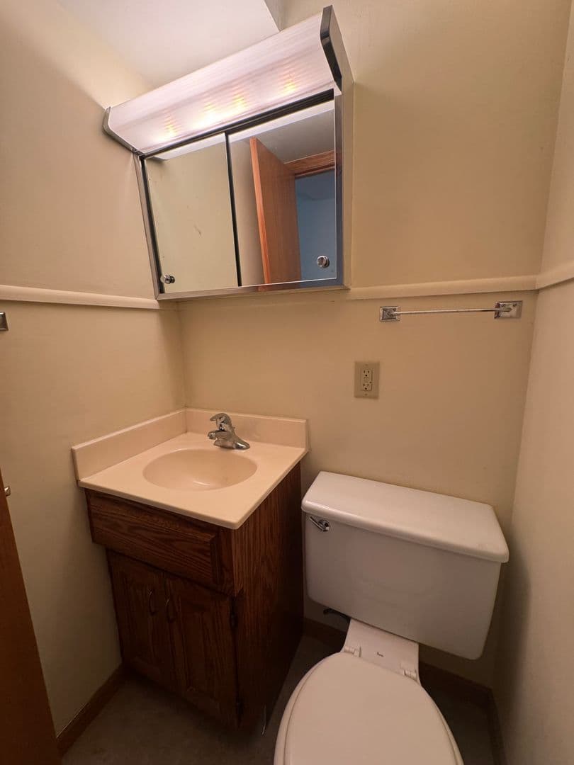 Omaha Apartment: 2723 N 93rd Street