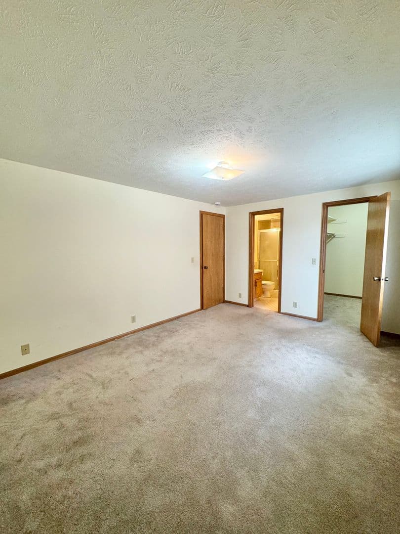 Omaha Apartment: 2675 N 93rd Street