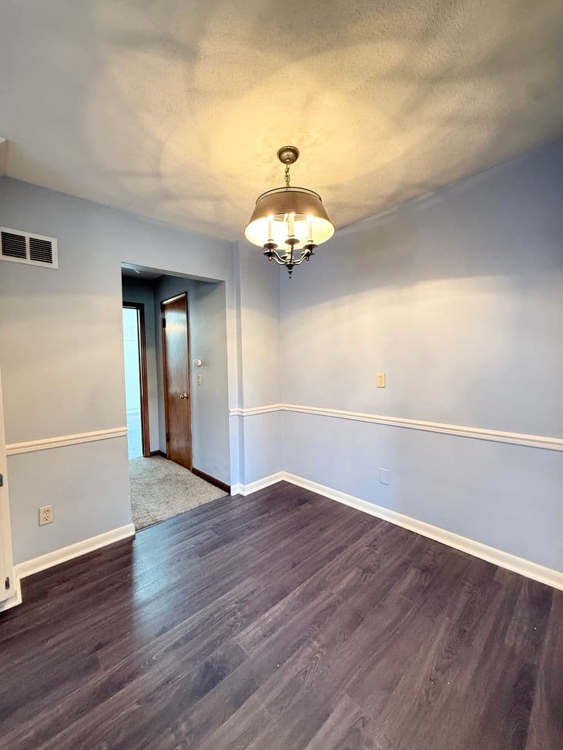 Omaha Apartment: 220 N 32nd Ave
