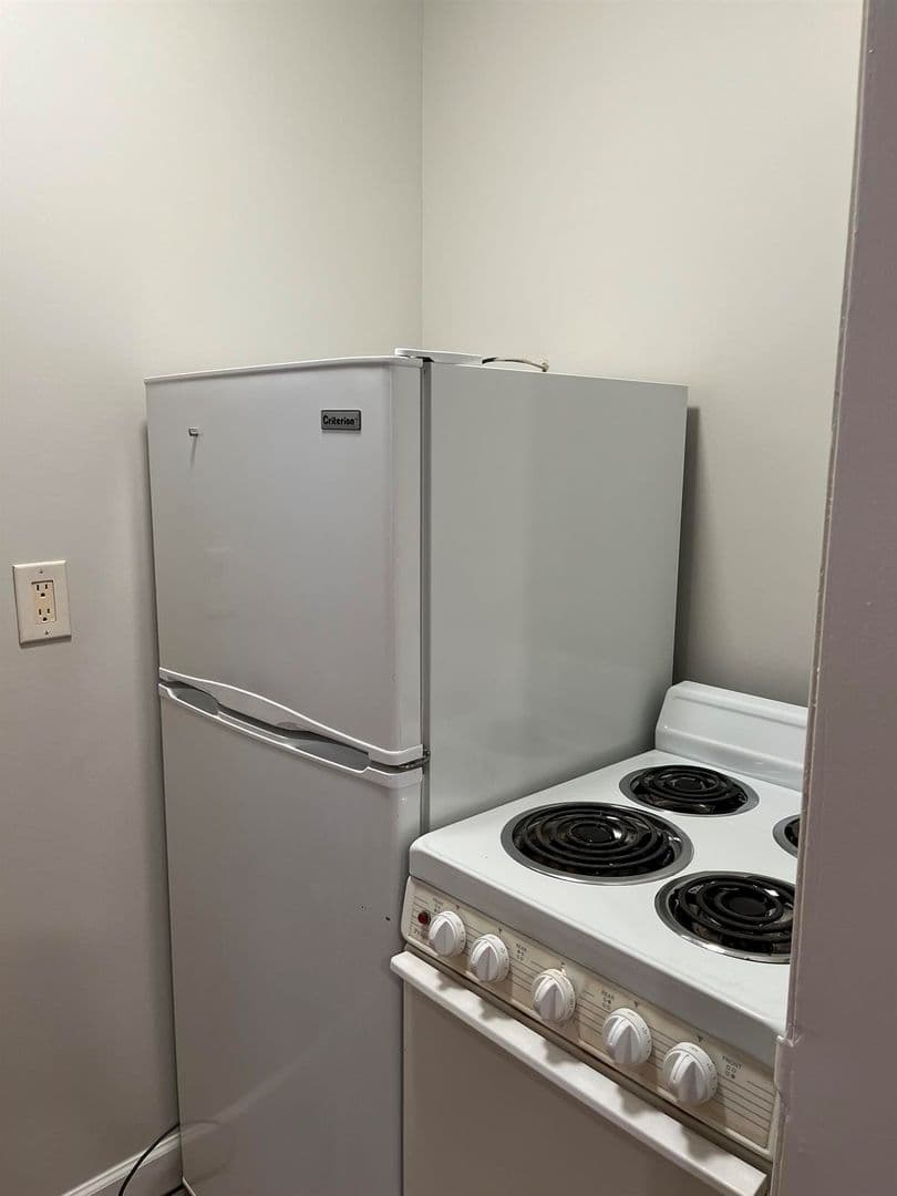 Omaha Apartment: 3512 Dodge Street