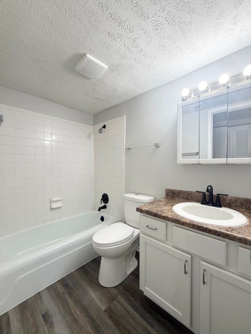 Omaha Apartment: 11706 Arbor Street