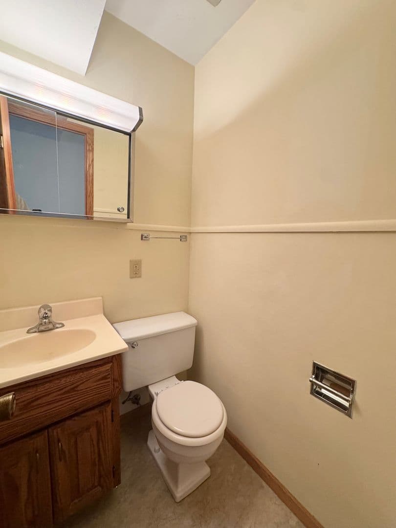 Omaha Apartment: 2723 N 93rd Street