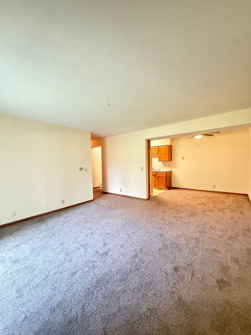 Omaha Apartment: 2715 N 93rd Street
