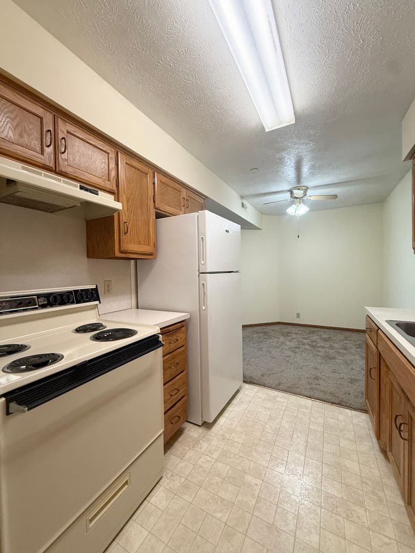 Omaha Apartment: 2715 N 93rd Street