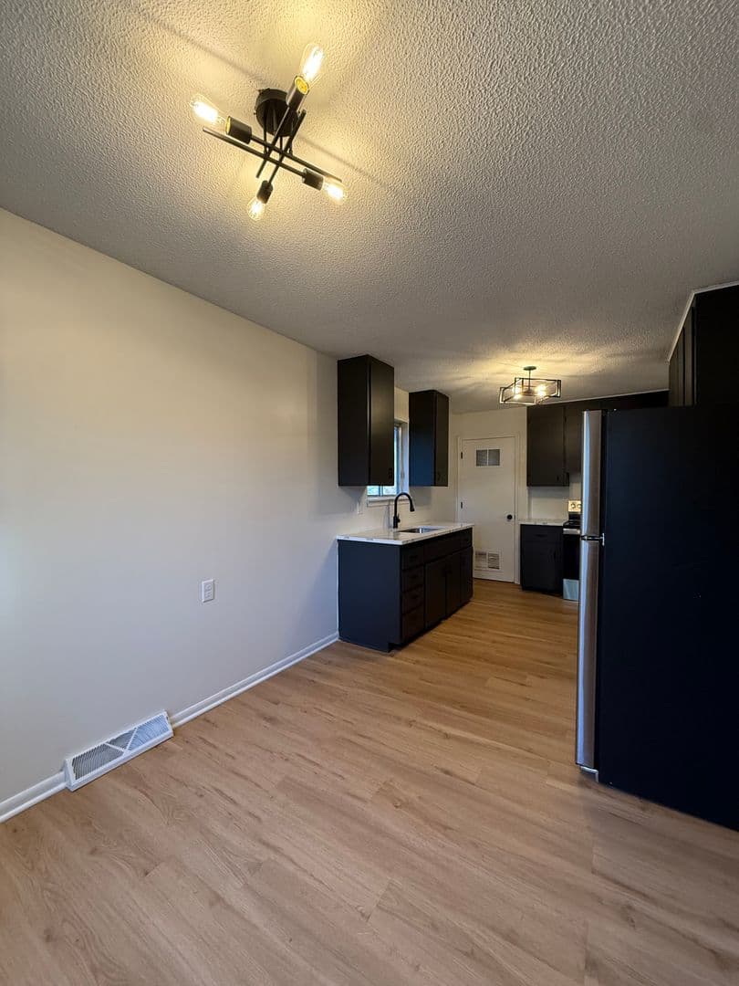 Omaha House: 4714 Huntington Avenue