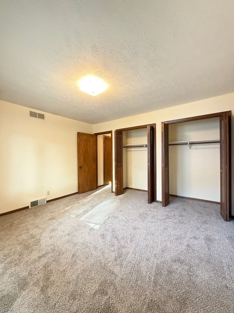 Omaha House: 2608 N 93rd St