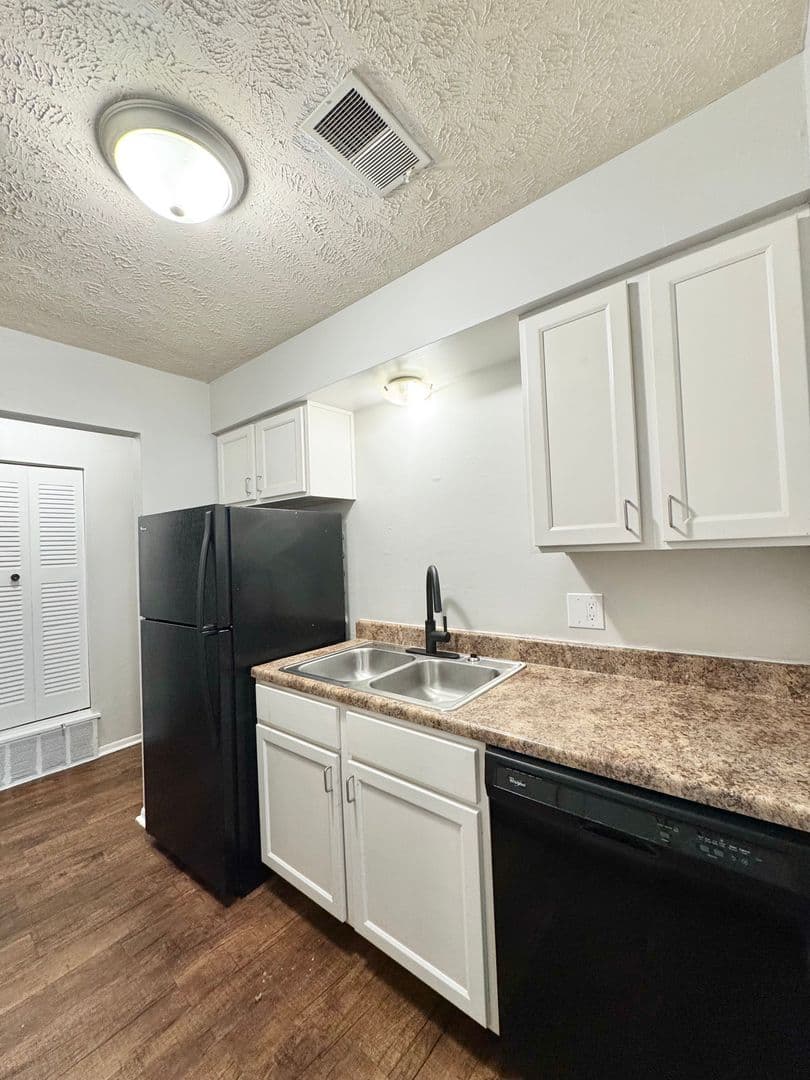 Omaha Apartment: 11706 Arbor Street