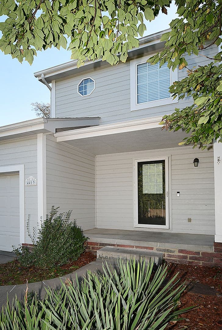 Omaha House: 4413 S 176th Ave