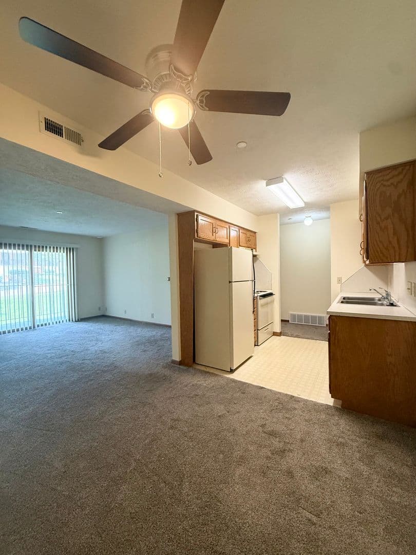 Omaha Apartment: 2715 N 93rd Street