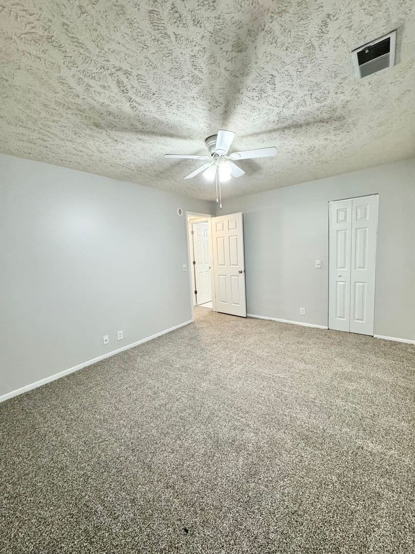 Omaha Apartment: 11706 Arbor Street