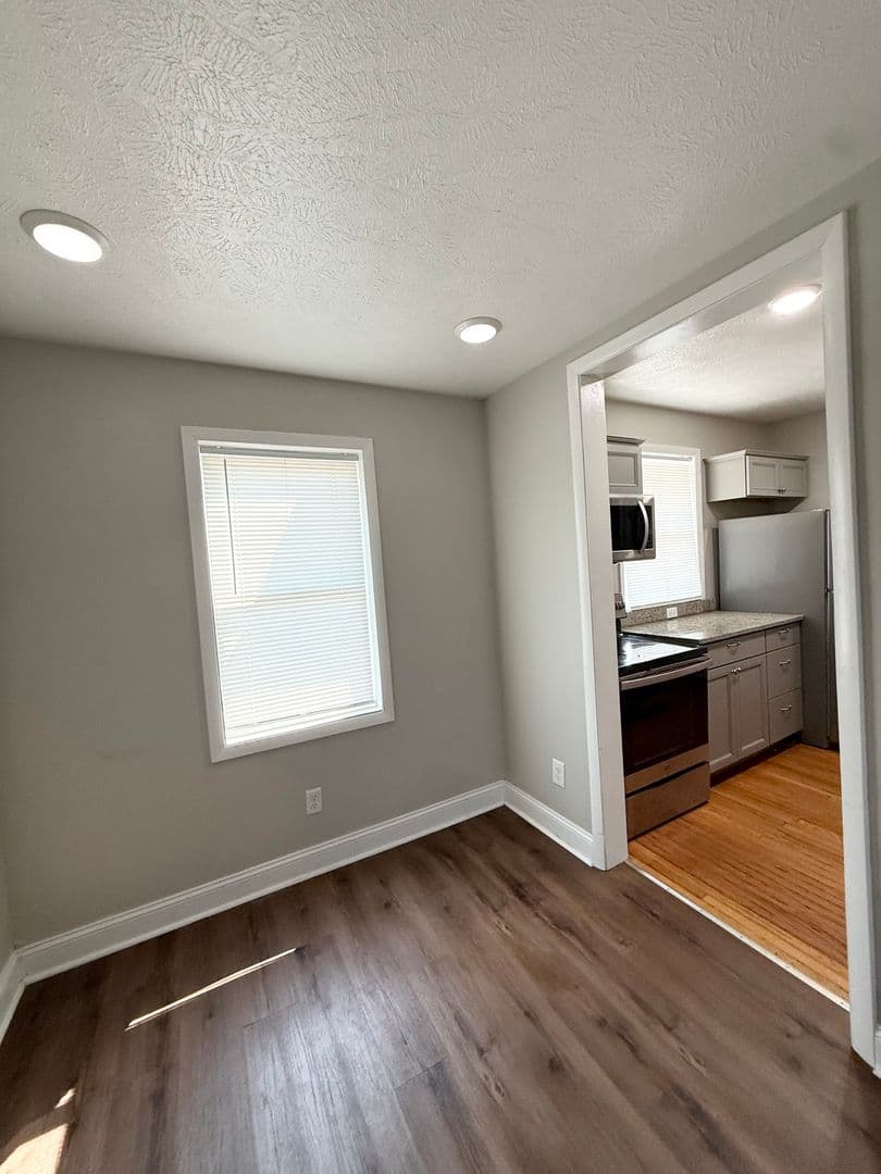 Omaha Apartment: 3512 Dodge Street