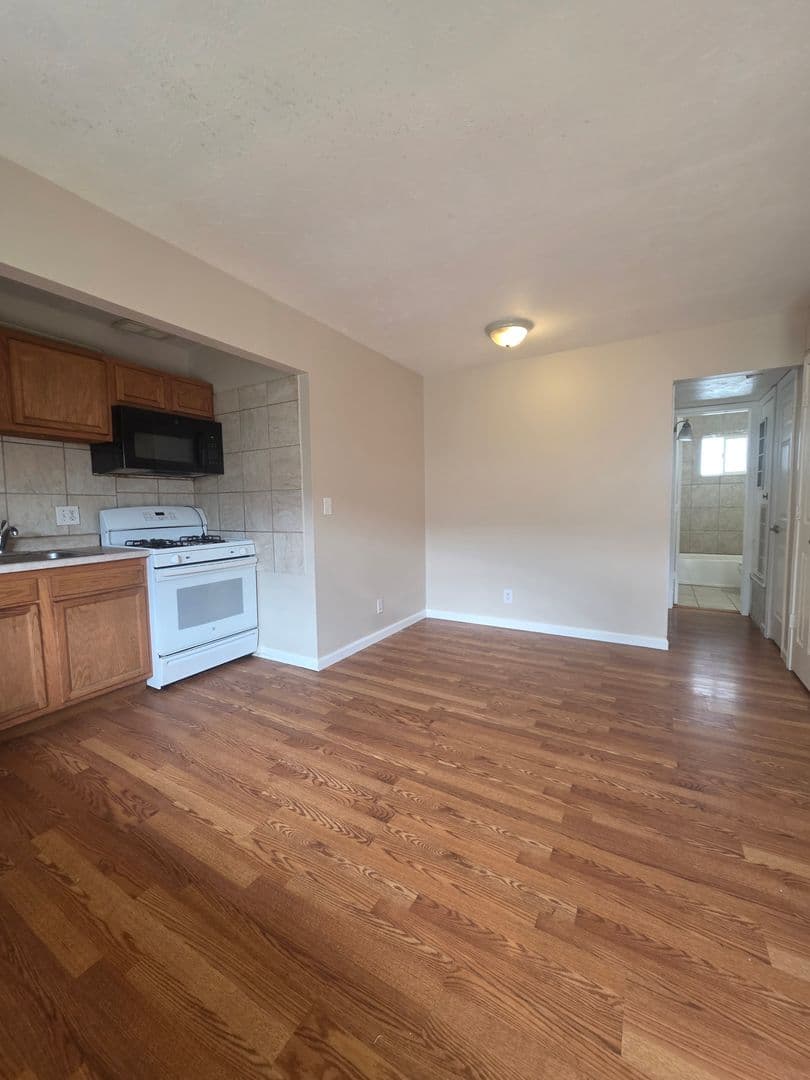 Omaha Apartment: 616 N 46th Street