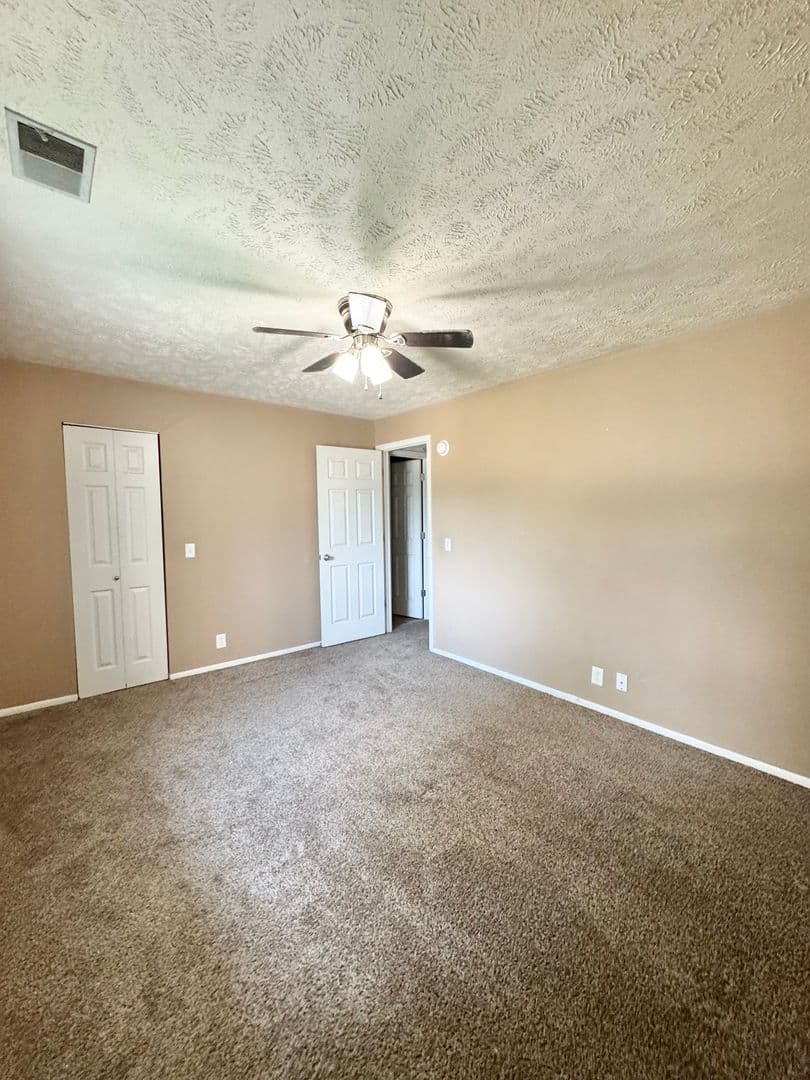 Omaha Apartment: 11706 Arbor Street