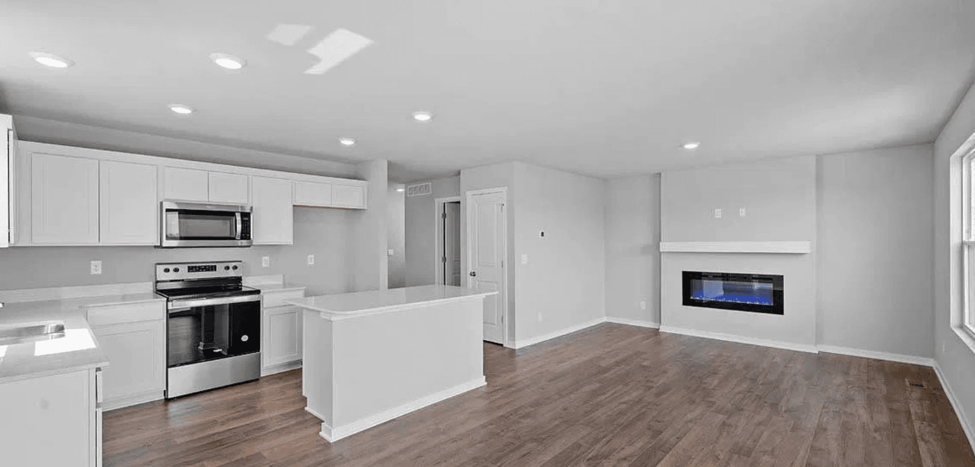 Omaha House: 7728 N 95th Ave