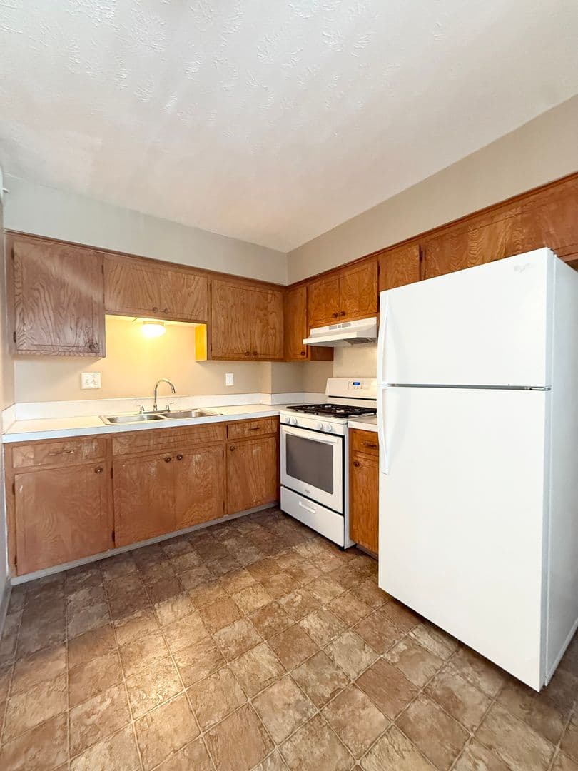 Bellevue Apartment: 3008 Washington Street