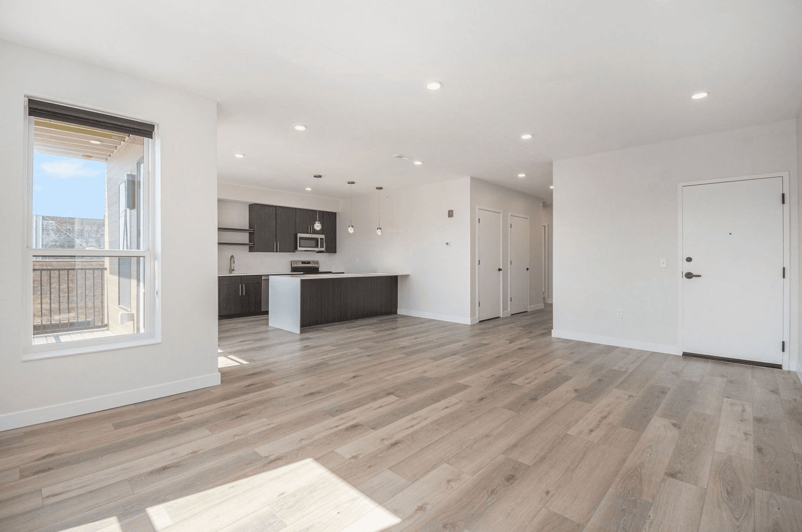 Tekamah Apartment: 300 S 13th Street