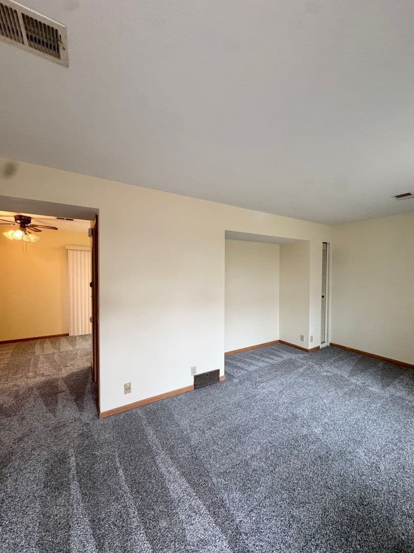 Omaha Apartment: 2723 N 93rd Street