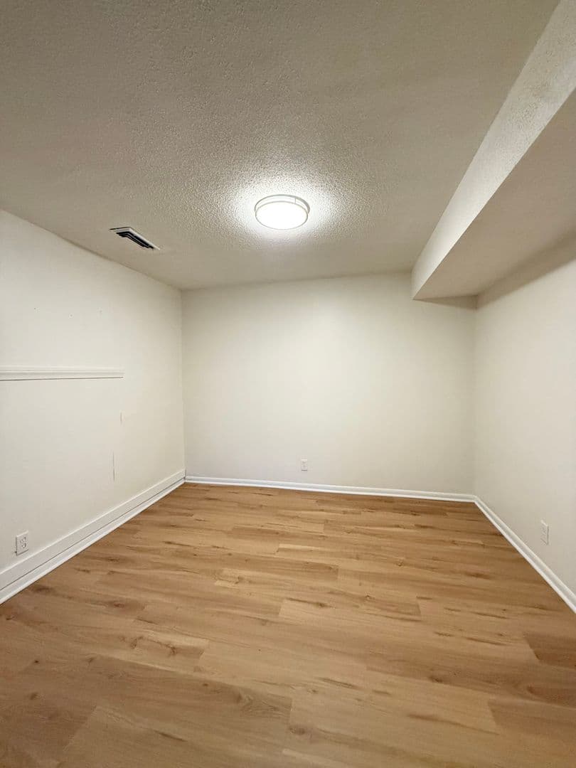 Omaha House: 4714 Huntington Avenue